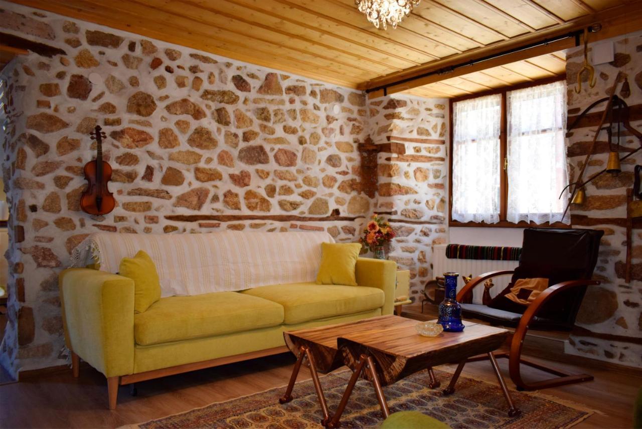 Renovated Old Manor House With Yard Arnaía Exterior foto