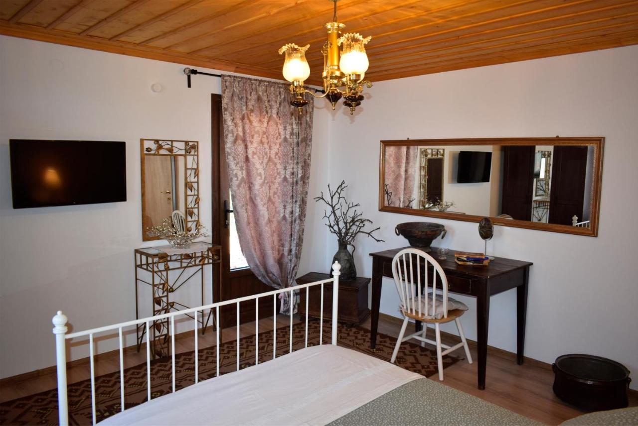 Renovated Old Manor House With Yard Arnaía Exterior foto