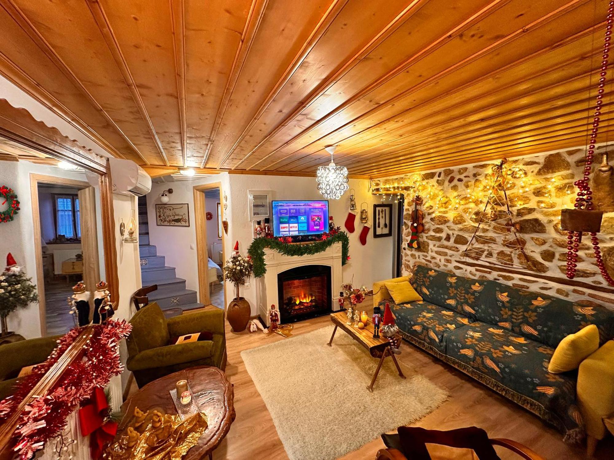 Renovated Old Manor House With Yard Arnaía Exterior foto
