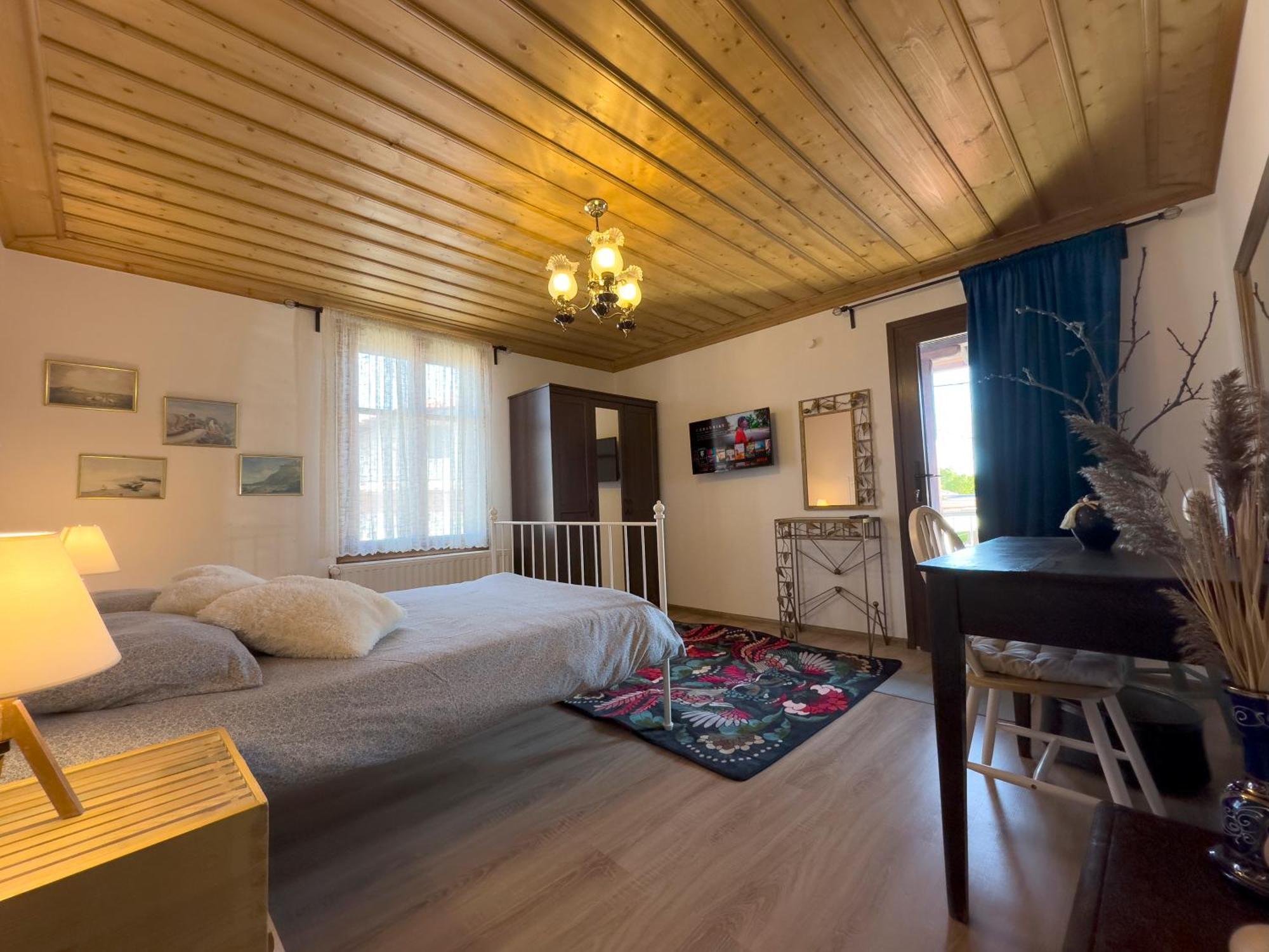 Renovated Old Manor House With Yard Arnaía Exterior foto